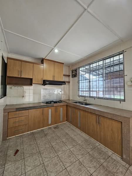 2-storey Terraced House for Sale in Tabuan Laru (Kuching) - Alfred Chua - Kitchen - PropertyGuru.com.my