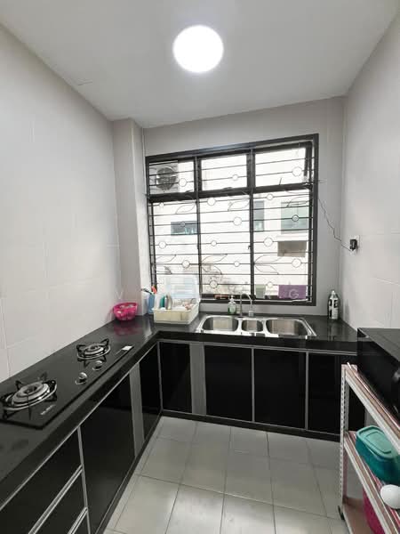 Taman Laguna untuk Untuk Disewa - RM 3,200 /bulan, Mac 2026 - Kitchen - PropertyGuru.com.my