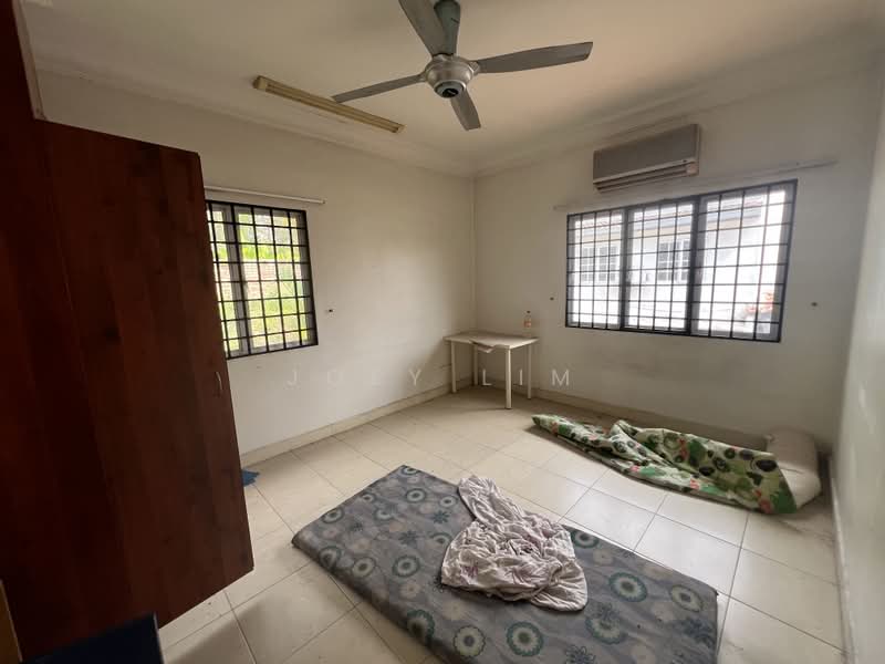 Rumah Banglo untuk Dijual di Taman Seputeh (Seputeh) - Joey Lim - Bedroom - PropertyGuru.com.my