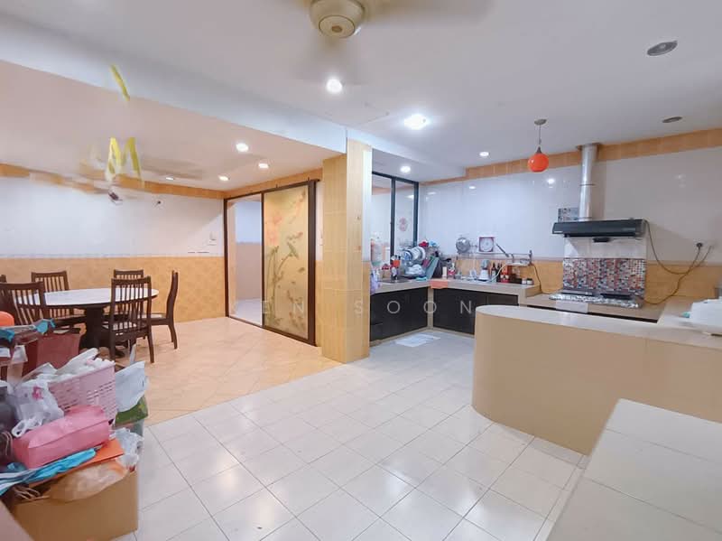 Taman Cheng Perdana untuk Untuk Disewa - RM 1,500 /bulan, Mac 2026 - Kitchen - PropertyGuru.com.my