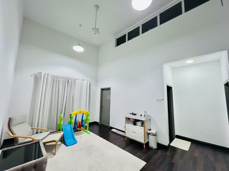 2-storey Terraced House for Sale in TTDI Grove (Kajang) - Esharani . - Living Room - PropertyGuru.com.my
