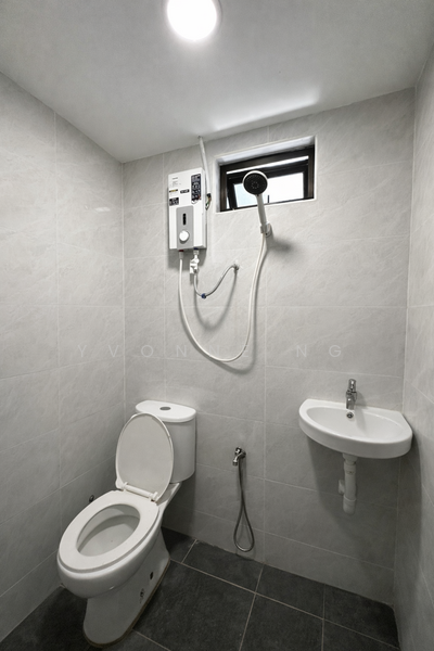 Taman Johor Jaya untuk Untuk Disewa - RM 2,700 /bulan, Mac 2026 - Bathroom - PropertyGuru.com.my