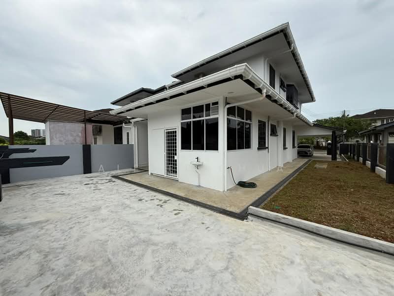 Semi-Detached House for Sale in Green Heights (Kuching) - Alfred Chua - Exterior - PropertyGuru.com.my