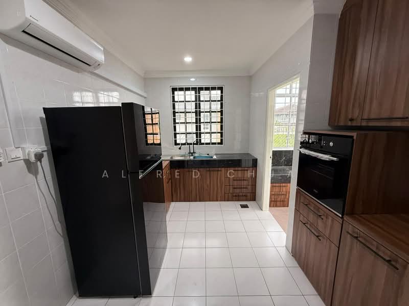 Semi-Detached House for Sale in Green Heights (Kuching) - Alfred Chua - Kitchen - PropertyGuru.com.my