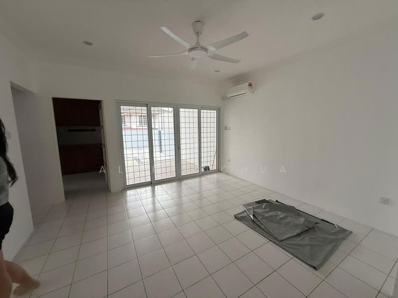 Semi-Detached House for Sale in Green Heights (Kuching) - Alfred Chua - Living Room - PropertyGuru.com.my