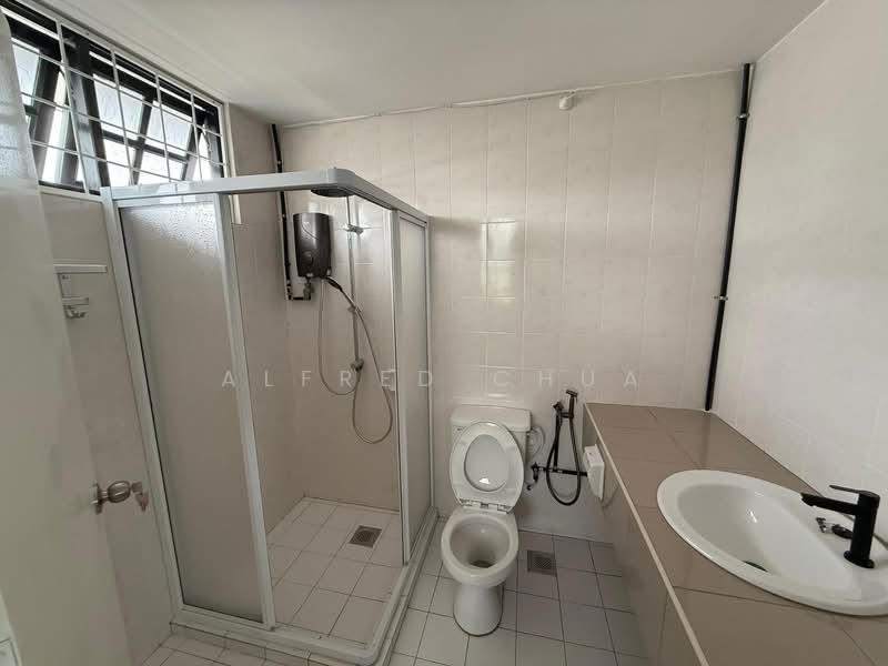 Semi-Detached House for Sale in Green Heights (Kuching) - Alfred Chua - Bathroom - PropertyGuru.com.my