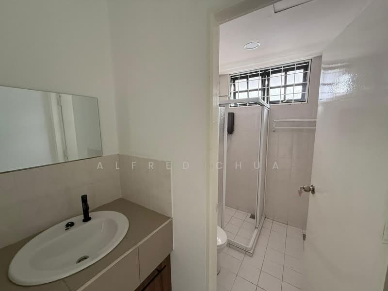 Semi-Detached House for Sale in Green Heights (Kuching) - Alfred Chua - Bathroom - PropertyGuru.com.my