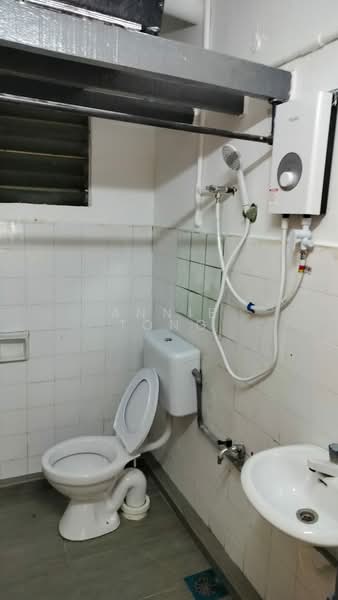 Nuri Court untuk Untuk Disewa - RM 1,500 /bulan, Mac 2026 - Bathroom - PropertyGuru.com.my