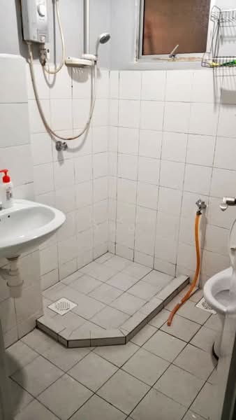 Park View Tower untuk Untuk Disewa - RM 1,500 /bulan, Mac 2026 - Bathroom - PropertyGuru.com.my