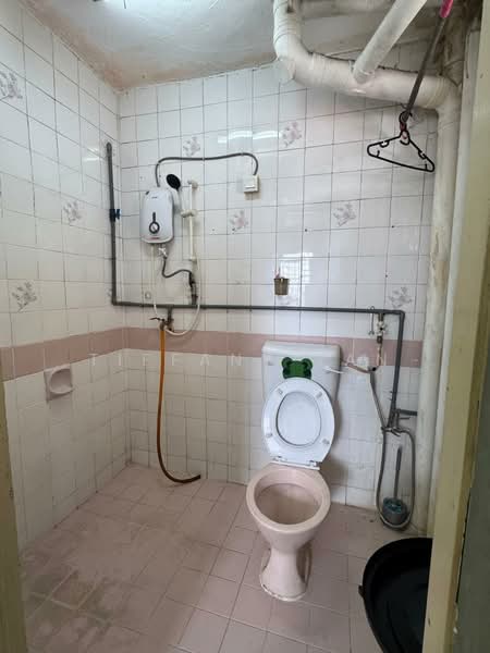 Condominium for Rent at Genting Court Condominium - Tiffany Tan - Bathroom - PropertyGuru.com.my
