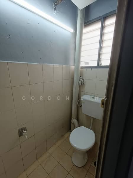 Flat for Sale at Seri Pulai - Gordon Ling - Bathroom - PropertyGuru.com.my