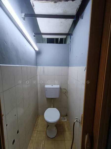 Flat for Sale at Seri Pulai - Gordon Ling - Bathroom - PropertyGuru.com.my