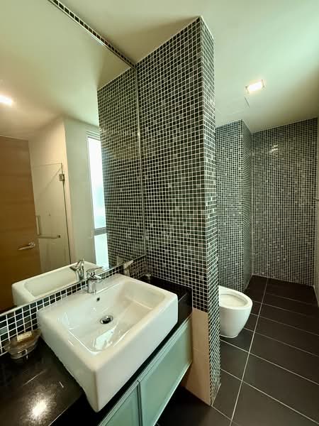 Condominium for Sale at Aston Kiara 3 - Jeremy . - Bathroom - PropertyGuru.com.my