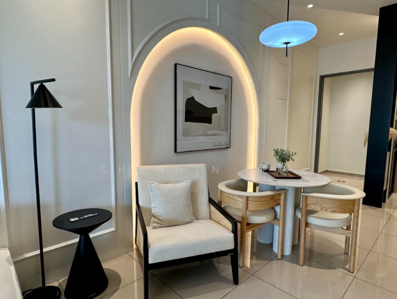 Service Residence for Sale at Daya 1 Residences (D1R), TD Central - Shannen Lee - Dining Area - PropertyGuru.com.my
