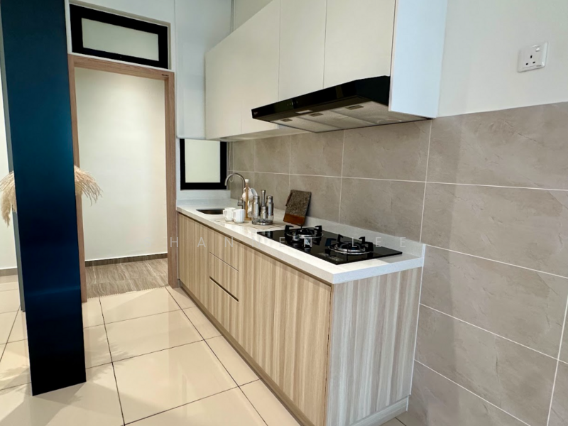 Service Residence for Sale at Daya 1 Residences (D1R), TD Central - Shannen Lee - Kitchen - PropertyGuru.com.my