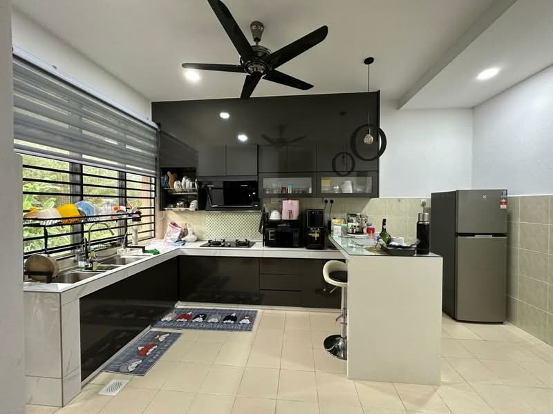 Taman Kekwa untuk Untuk Disewa - RM 1,950 /bulan, Mac 2026 - Kitchen - PropertyGuru.com.my