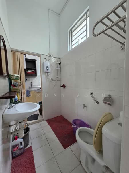 Taman Cendana Permai untuk Untuk Disewa - RM 2,000 /bulan, Mac 2026 - Bathroom - PropertyGuru.com.my