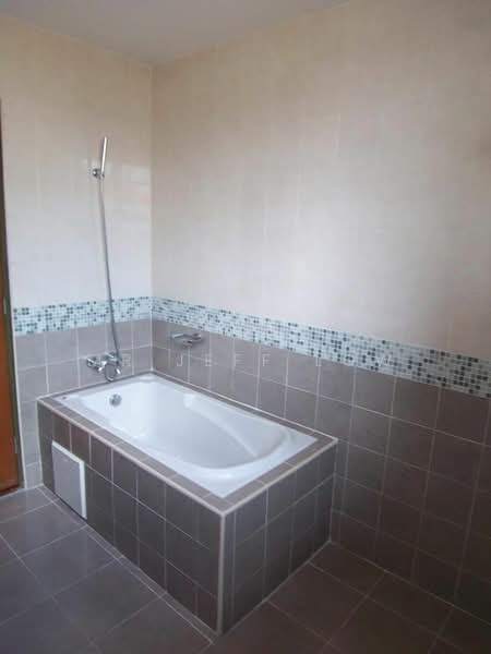 Bungalow for Sale in Bukit Rahman Putra (Sungai Buloh) - Mr Jeff Low - Bathroom - PropertyGuru.com.my