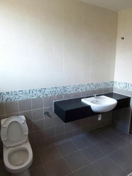 Bungalow for Sale in Bukit Rahman Putra (Sungai Buloh) - Mr Jeff Low - Bathroom - PropertyGuru.com.my