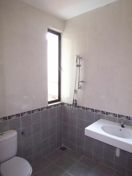 Bungalow for Sale in Bukit Rahman Putra (Sungai Buloh) - Mr Jeff Low - Bathroom - PropertyGuru.com.my