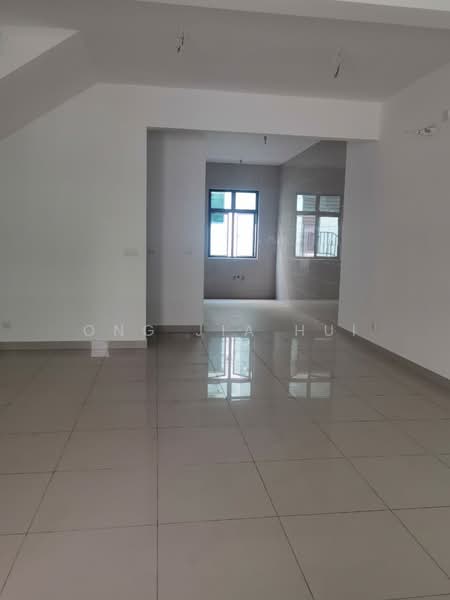2-storey Terraced House for Sale in Seremban (Negeri Sembilan) - Ong Jia Hui - Living Room - PropertyGuru.com.my