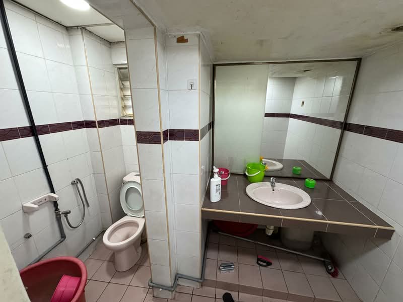 Shop for Rent in Taman Midah (Cheras) - Louis . - Bathroom - PropertyGuru.com.my