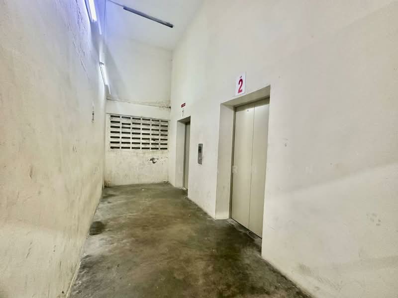 Apartment for Sale at Pantai Indah Fasa 1 - Adi Zulkarnaen - Corridor - PropertyGuru.com.my