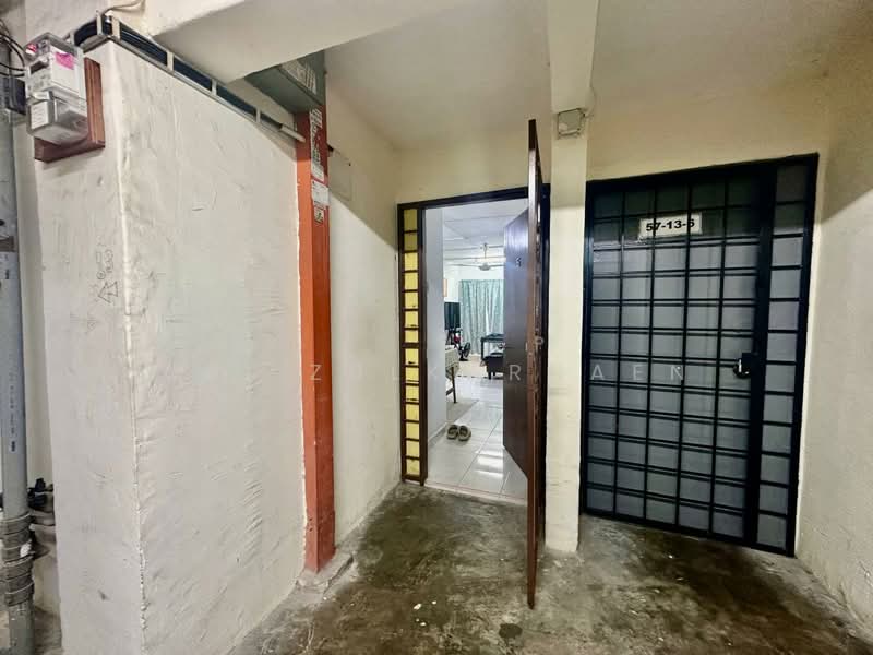 Apartment for Sale at Pantai Indah Fasa 1 - Adi Zulkarnaen - Entrance - PropertyGuru.com.my