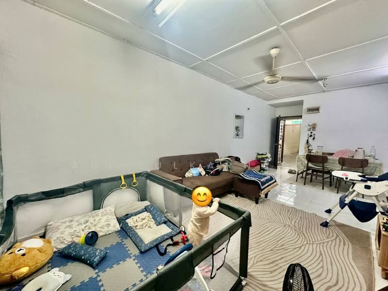 Apartment for Sale at Pantai Indah Fasa 1 - Adi Zulkarnaen - Living Room - PropertyGuru.com.my