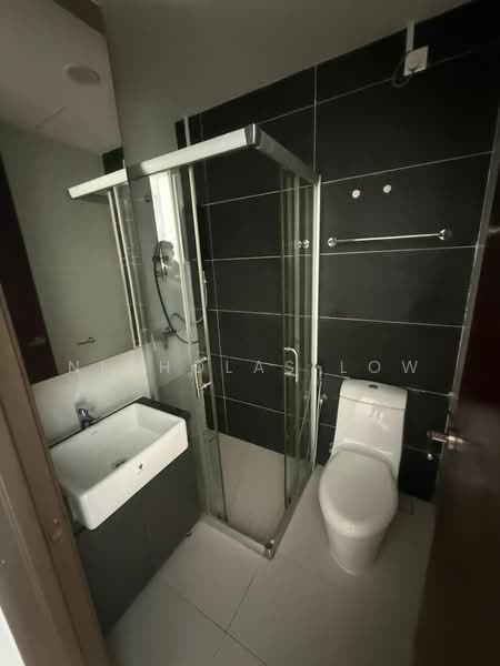 Condominium for Rent at Kings Bay @ Country Garden Danga Bay - Nicholas Low - Bathroom - PropertyGuru.com.my