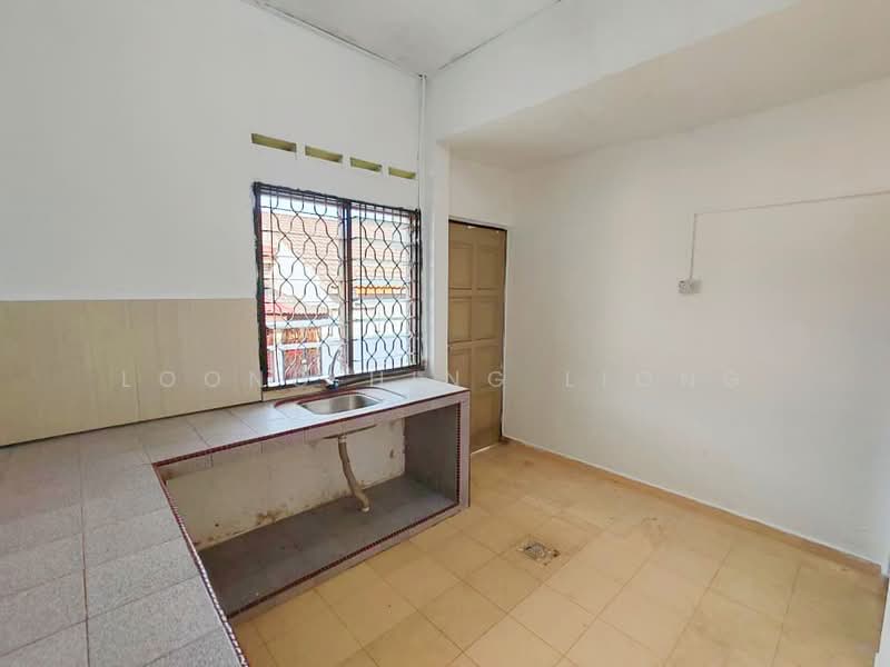 Taman Universiti Tamans Universitis Tamans Universitis untuk Untuk Dijual - RM 450,000, Mac 2026 - Kitchen - PropertyGuru.com.my