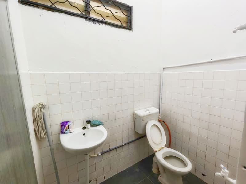 Taman Universiti Tamans Universitis Tamans Universitis untuk Untuk Dijual - RM 450,000, Mac 2026 - Bathroom - PropertyGuru.com.my