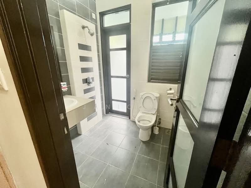 Bungalow for Sale in Iskandar Puteri (Nusajaya) (Johor) - Janice . - Bathroom - PropertyGuru.com.my