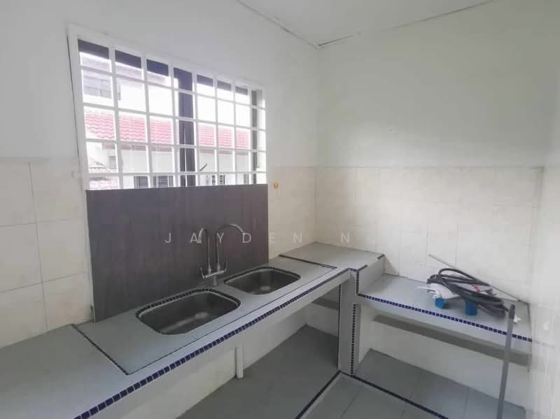1-storey Terraced House for Sale in Taman Ungku Tun Aminah (Skudai) - Jayden Ng - Kitchen - PropertyGuru.com.my