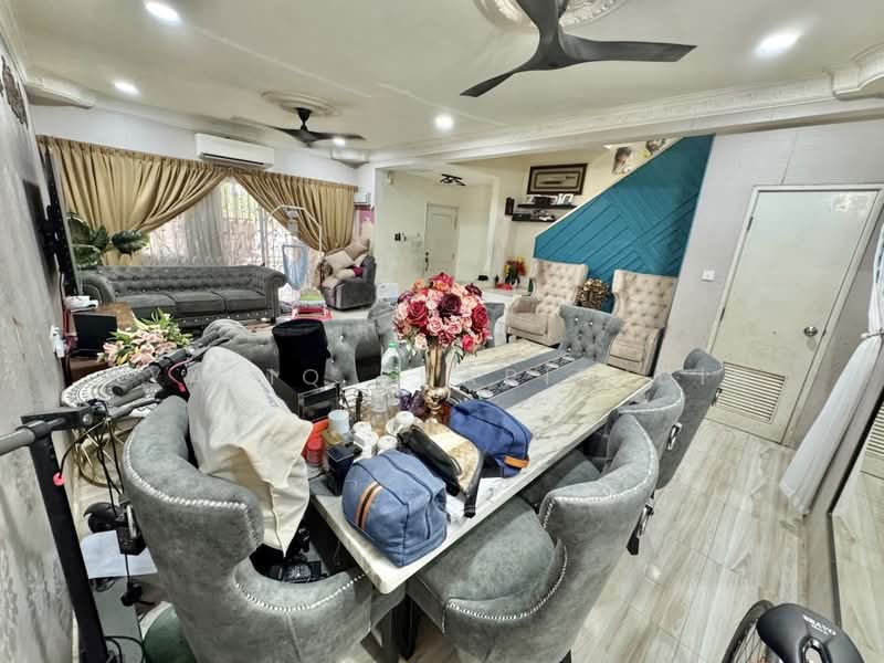 Rumah Teres 2 Tingkat untuk Dijual di Seksyen U9 (Shah Alam) - Syafiq Sharifudin - Living Room - PropertyGuru.com.my