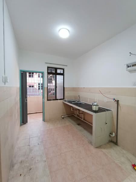 Condominium for Rent at Riverria Condovilla - Daniel Ling - Kitchen - PropertyGuru.com.my