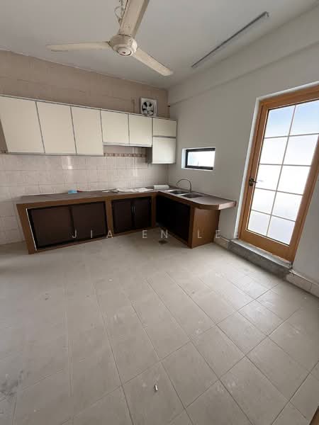 Taman Majidee untuk Untuk Dijual - RM 1,480,000, Mac 2026 - Kitchen - PropertyGuru.com.my