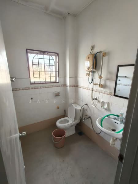 Taman Kajang Prima 2-Storey Terrace For Rent untuk Untuk Disewa - RM 2,000 /bulan, Mac 2026 - Bathroom - PropertyGuru.com.my