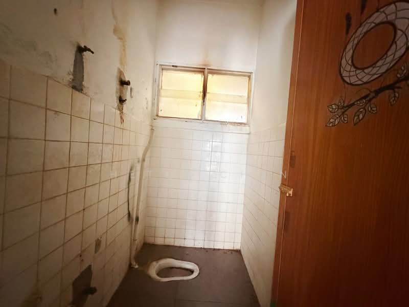 3-storey Terraced House for Sale in Taman Bukit Intan (Sri Petaling) - Hetha Chan - Bathroom - PropertyGuru.com.my