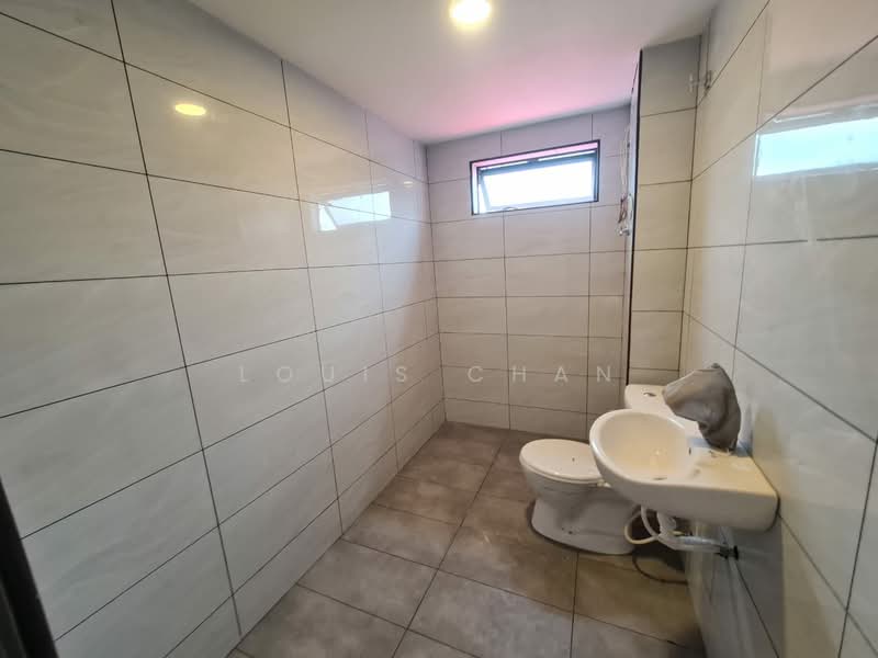 2-storey Terraced House for Sale in Bandar Puteri Klang (Klang) - Louis Chan - Bathroom - PropertyGuru.com.my