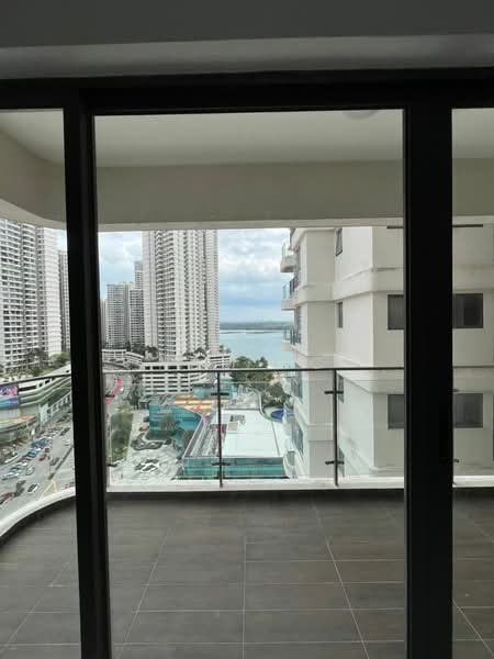 Condominium for Rent at Royal Strand @ Country Garden Danga Bay - Nam YC - Balcony - PropertyGuru.com.my