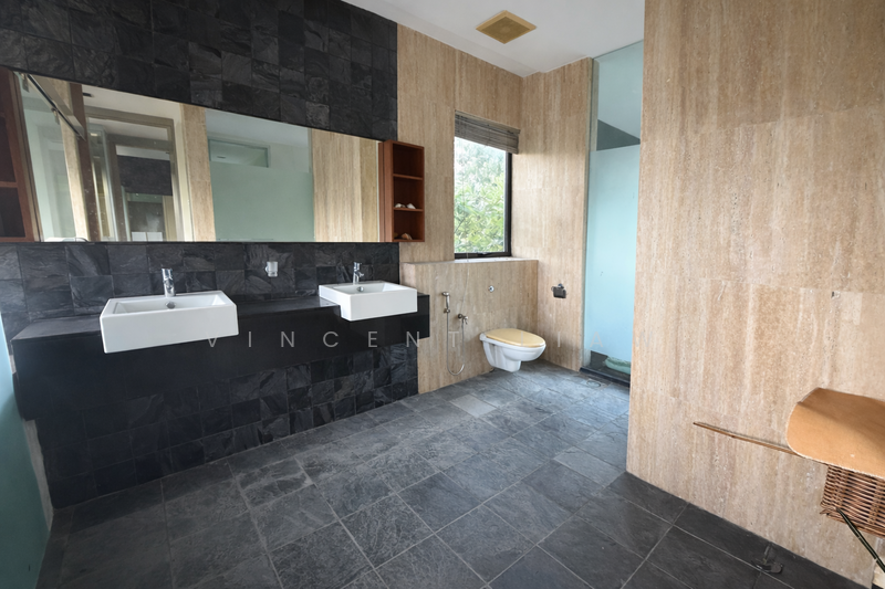 Twin Villa for Sale in Saujana (Selangor) - Vincent Liaw - Bathroom - PropertyGuru.com.my