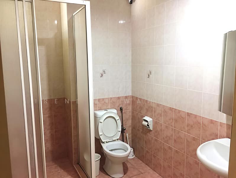 Townhouse for Rent in Tanjung Tokong (Penang) - Irene Ai Wah Ooi - Bathroom - PropertyGuru.com.my