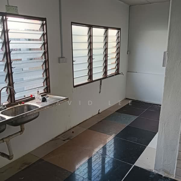 1-storey terrace Taman Mayang Pasir (Bayan Lepas) untuk Untuk Disewa - RM 1,700 /bulan, Apr 2026 - Kitchen - PropertyGuru.com.my