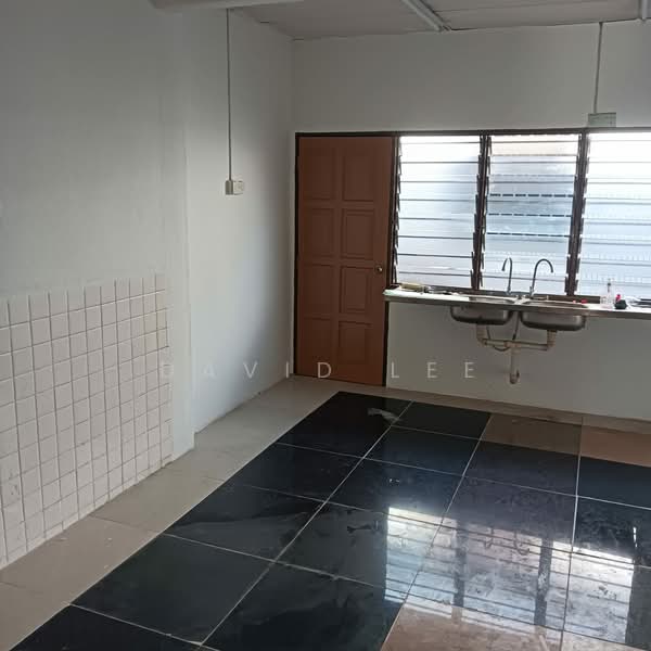 1-storey terrace Taman Mayang Pasir (Bayan Lepas) untuk Untuk Disewa - RM 1,700 /bulan, Apr 2026 - Kitchen - PropertyGuru.com.my
