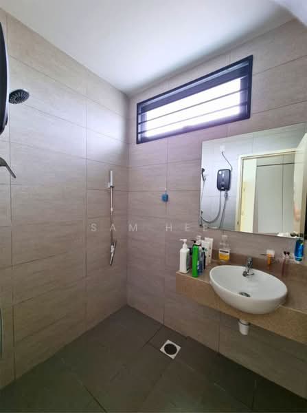 Akina @ Kajang 2 Precinct 3 untuk Untuk Dijual - RM 849,999, Mac 2026 - Bathroom - PropertyGuru.com.my