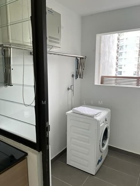 Condominium for Rent at The WaterEdge (Pinggiran Air) - Ember Lim - Balcony - PropertyGuru.com.my
