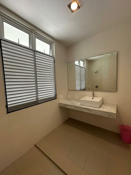 Shamrock Beach untuk Untuk Disewa - RM 4,500 /bulan, Mac 2026 - Bathroom - PropertyGuru.com.my