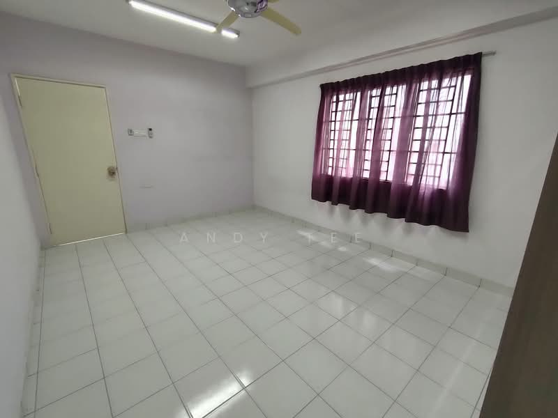 Service Residence for Rent at Alam Idaman - Andy Tee - Spacious Master Room - PropertyGuru.com.my