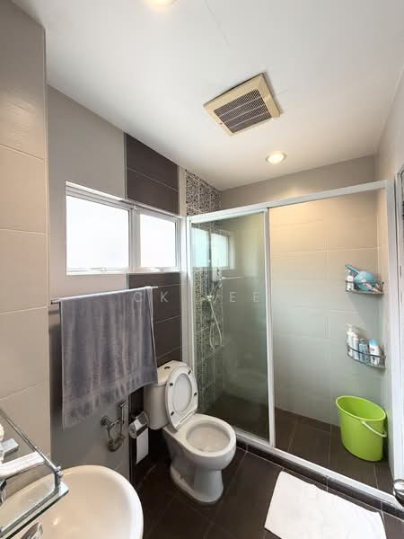 Rumah Berkembar untuk Dijual di Jalil Sutera (Bukit Jalil) - CK Yee - Bathroom - PropertyGuru.com.my